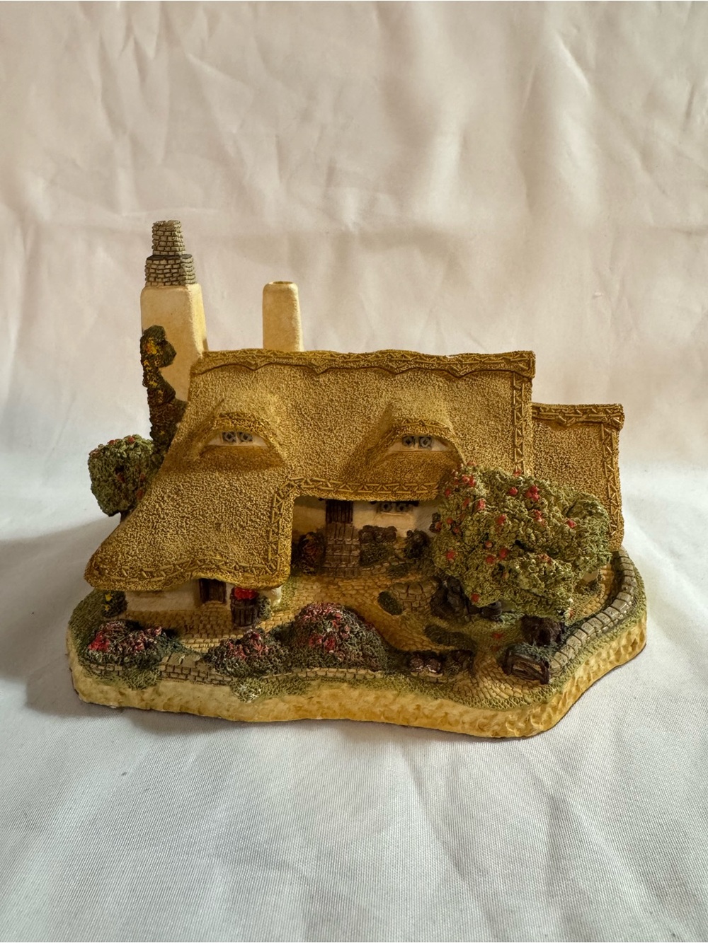 David Winter Orchard Cottage 1987 West Country Collection Hand Painted England